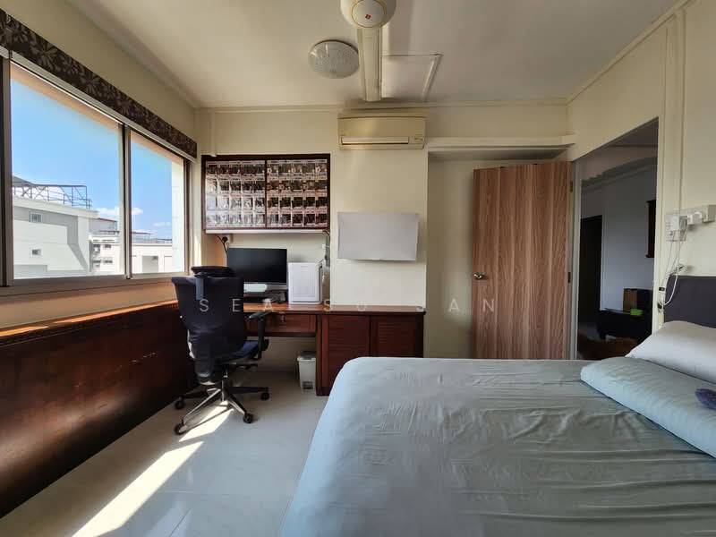 487C Tampines Street 45 HDB Flat For Sale at S$ 650,000 | PropertyGuru Singapore - Bedroom