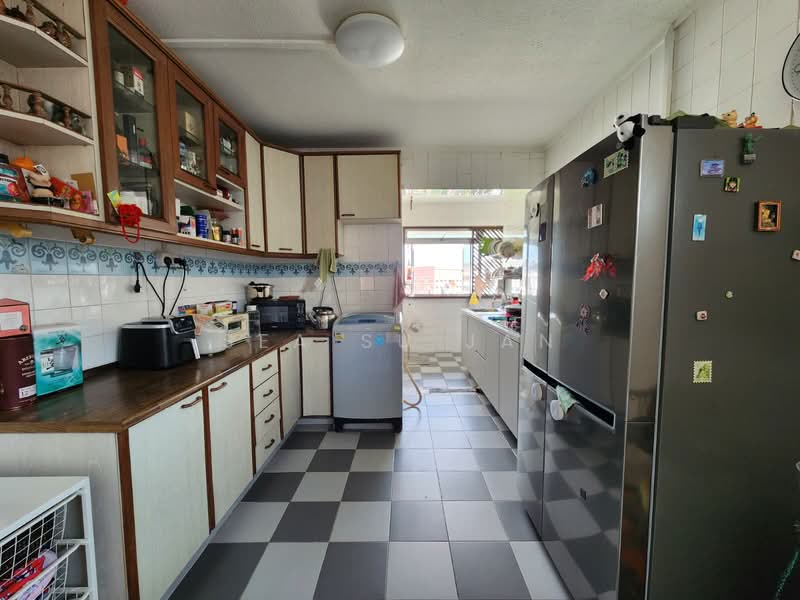 487C Tampines Street 45 HDB Flat For Sale at S$ 650,000 | PropertyGuru Singapore - Kitchen