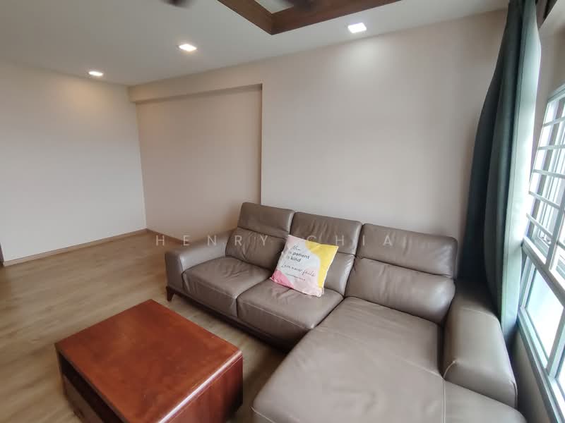 812B Choa Chu Kang Avenue 7, 812B Choa Chu Kang Avenue 7, 3 Bedrooms, 1,001 sqft, HDB Flat For Sale, by Henry Chia, 500096724 - Living Room - PropertyGuru.com.sg