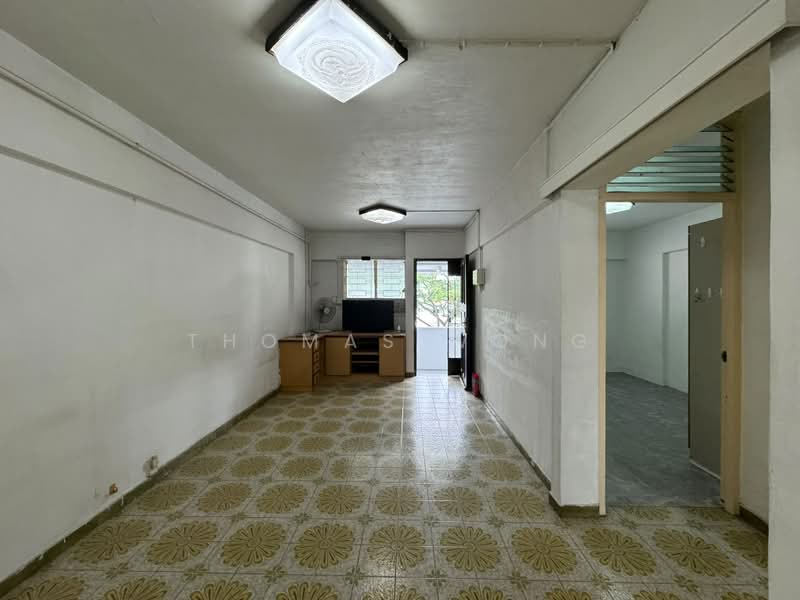 10 Gloucester Road, 10 Gloucester Road, 2 Bedrooms, 721 sqft, HDB Flat For Sale, by Thomas Wong, 500096731 - Living Room - PropertyGuru.com.sg