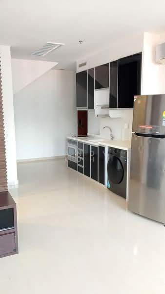 C.H.E.A.P STUDIO FOR RENT! HEART OF JOO CHIAT, , Studio, 463 sqft, Apartment For Rent, by Sandy Koh, 500096733 - Kitchen - PropertyGuru.com.sg