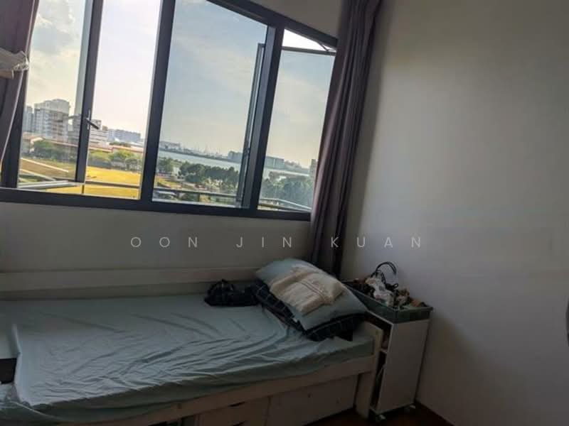 Twin VEW Condominium For Sale at S$ 1,300,000 | PropertyGuru Singapore - Bedroom