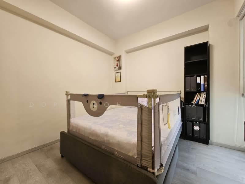 Regentville Condominium For Sale at S$ 1,600,000 | PropertyGuru Singapore - Bedroom 2