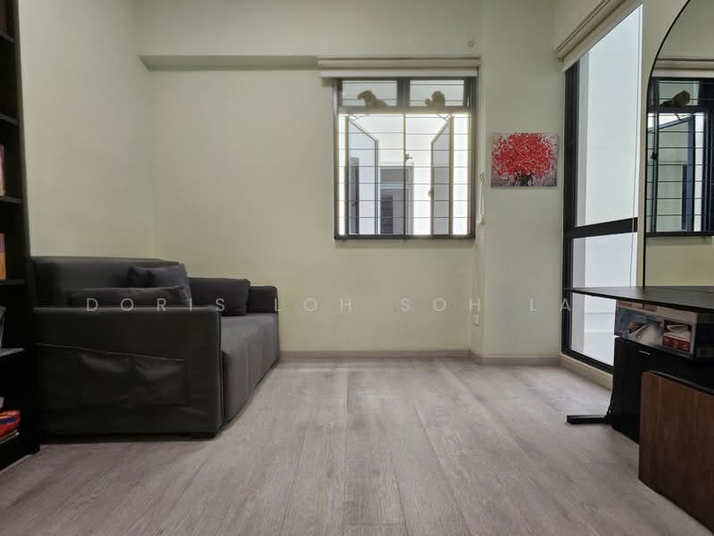 Regentville Condominium For Sale at S$ 1,600,000 | PropertyGuru Singapore - Bedroom 3