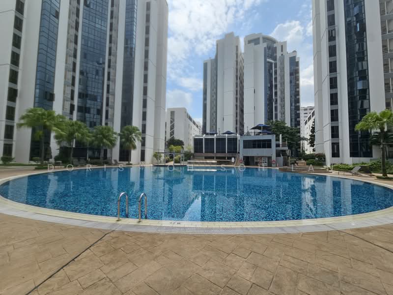 Regentville Condominium For Sale at S$ 1,600,000 | PropertyGuru Singapore - Swimming Pool