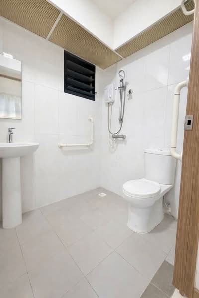 118A Alkaff Crescent HDB Flat For Sale at S$ 1,210,000 | PropertyGuru Singapore - Bathroom