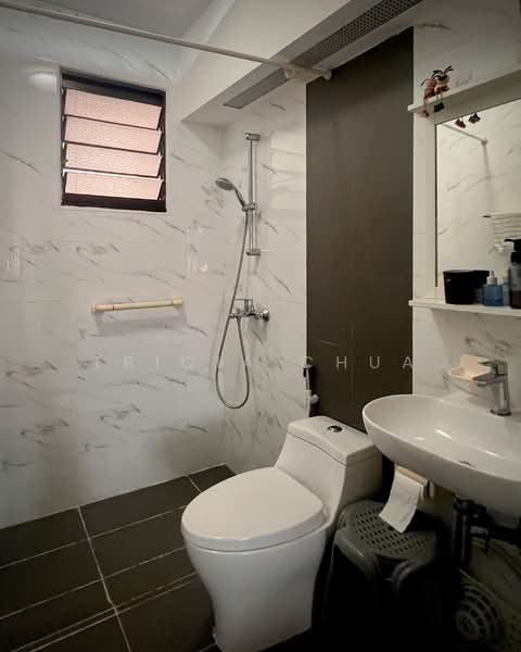 108C Mcnair Road, 108C Mcnair Road, 3 Bedrooms, 969 sqft, HDB Flat For Sale, by Tricia Chua, 500096756 - Bathroom - PropertyGuru.com.sg