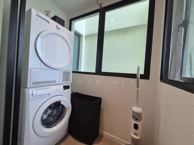 Simei Green Condominium Condominium For Sale at S$ 1,180,000 | PropertyGuru Singapore - Interior