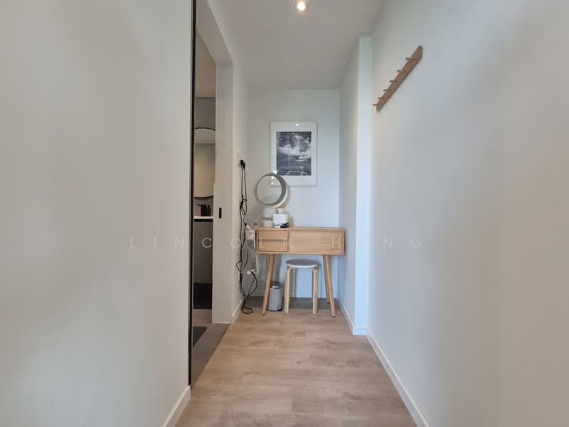 Simei Green Condominium Condominium For Sale at S$ 1,180,000 | PropertyGuru Singapore - Corridor