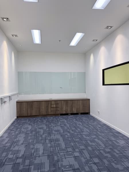 The Spire, 10 Bukit Batok Crescent, 815 sqft, Light Industrial (B1) For Rent, by Rainbow Fan, 500096763 - Interior - CommercialGuru.com.sg