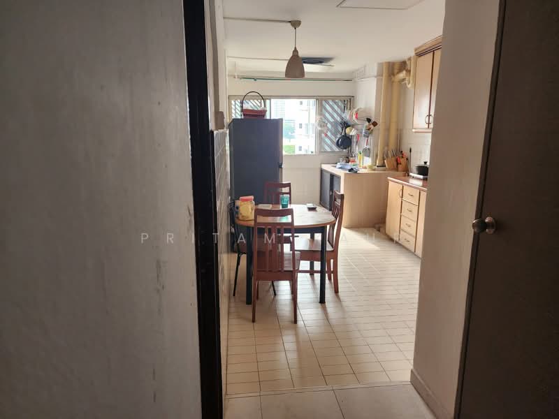 117 Potong Pasir Avenue 1 HDB Flat For Sale at S$ 490,000 | PropertyGuru Singapore - Kitchen