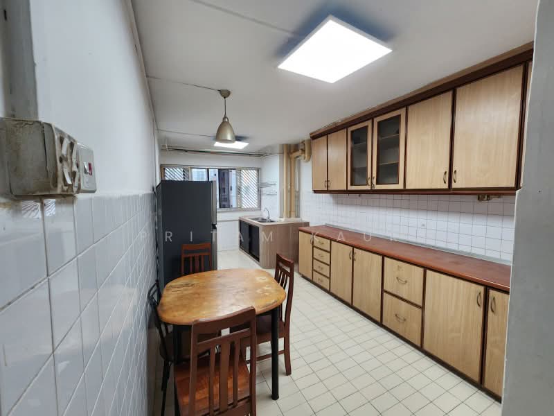 117 Potong Pasir Avenue 1, 117 Potong Pasir Avenue 1, 2 Bedrooms, 721 sqft, HDB Flat For Sale, by Pritam Kaur, 500096768 - Kitchen - PropertyGuru.com.sg