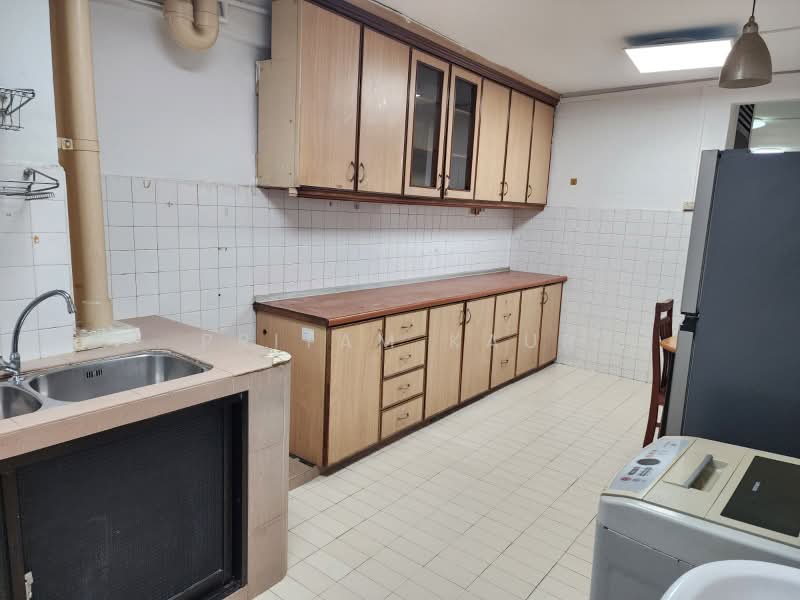117 Potong Pasir Avenue 1, 117 Potong Pasir Avenue 1, 2 Bedrooms, 721 sqft, HDB Flat For Sale, by Pritam Kaur, 500096768 - Kitchen - PropertyGuru.com.sg