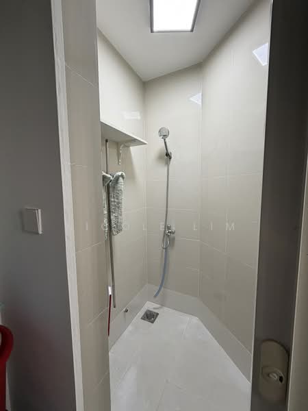 Eight Courtyards, 12 Canberra Drive, 3 Bedrooms, 1,087 sqft, Condominium For Rent, by Nicole Lim, 500096782 - Bathroom - PropertyGuru.com.sg