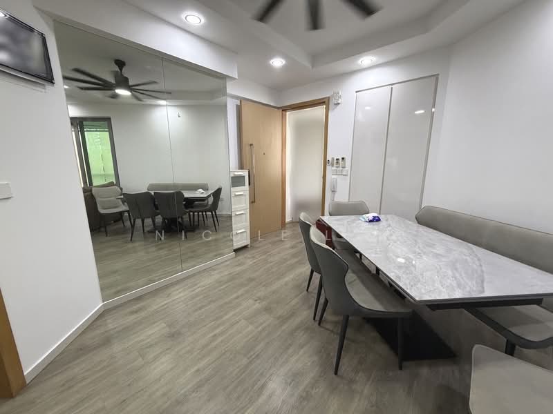 Eight Courtyards, 12 Canberra Drive, 3 Bedrooms, 1,087 sqft, Condominium For Rent, by Nicole Lim, 500096782 - Dining Room - PropertyGuru.com.sg