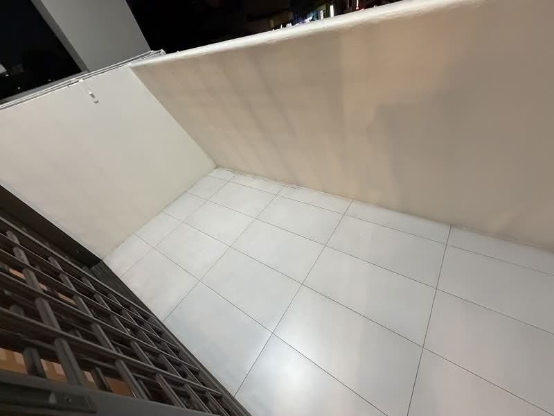 Simon Plaza Apartment For Sale at S$ 2,599,000 | PropertyGuru Singapore - Balcony