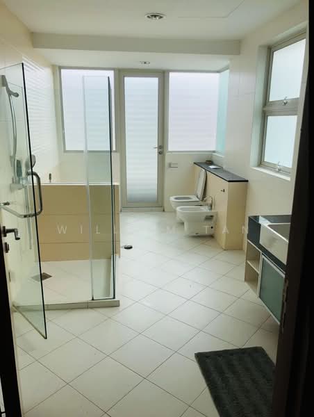 Cotswold Close, , 7 Bedrooms, 5,700 sqft, Bungalow House For Rent, by William Tan, 500096805 - Bathroom - PropertyGuru.com.sg