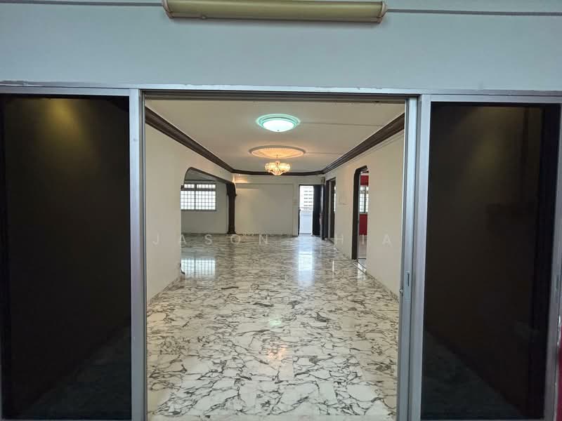 271 Choa Chu Kang Avenue 2 HDB Flat For Sale at S$ 830,000 | PropertyGuru Singapore - Living Room