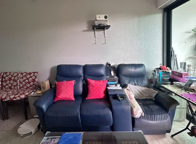 Kingsford Waterbay Condominium For Sale at S$ 1,600,000 | PropertyGuru Singapore - Living Room