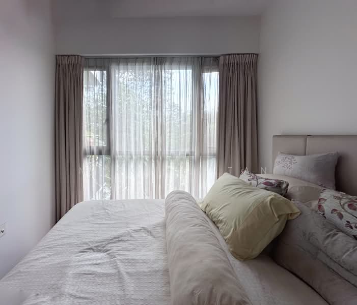 Kingsford Waterbay Condominium For Sale at S$ 1,600,000 | PropertyGuru Singapore - Bedroom