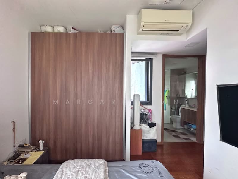 Kingsford Waterbay Condominium For Sale at S$ 1,600,000 | PropertyGuru Singapore - Bedroom
