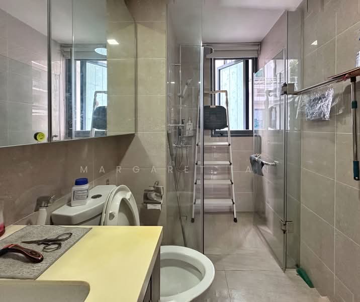 Kingsford Waterbay Condominium For Sale at S$ 1,600,000 | PropertyGuru Singapore - Bathroom