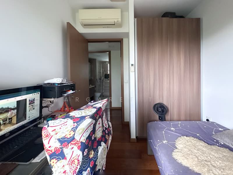 Kingsford Waterbay Condominium For Sale at S$ 1,600,000 | PropertyGuru Singapore - Bedroom