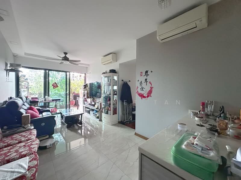 Kingsford Waterbay Condominium For Sale at S$ 1,600,000 | PropertyGuru Singapore - Living Room