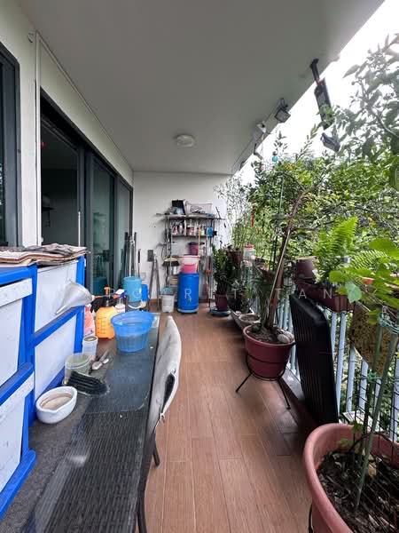 Kingsford Waterbay Condominium For Sale at S$ 1,600,000 | PropertyGuru Singapore - Balcony