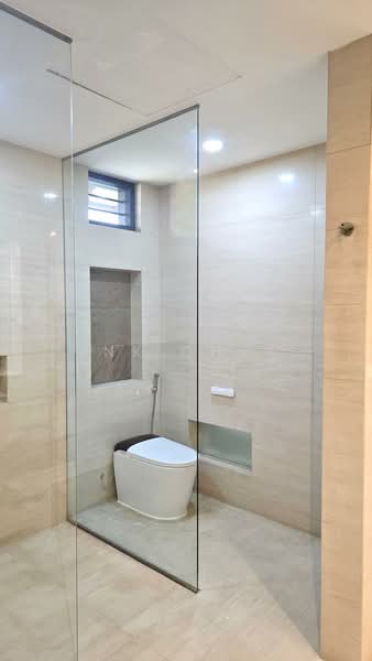 Old holland estate GCB, , 9 Bedrooms, 25,738 sqft, Good Class Bungalow For Rent, by Ink Chua, 500096825 - Bathroom - PropertyGuru.com.sg