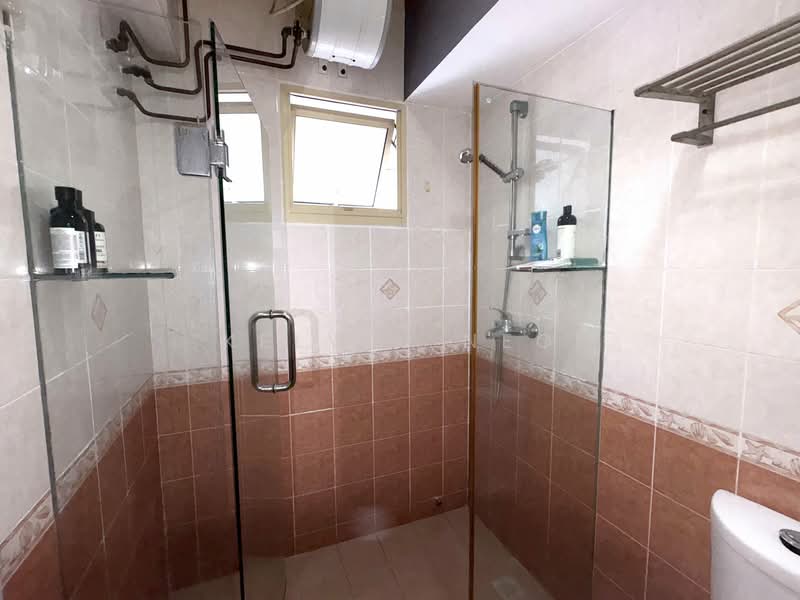 134 Edgedale Plains, 134 Edgedale Plains, 3 Bedrooms, 979 sqft, HDB Flat For Sale, by Kelvin Neo, 500096839 - Bathroom - PropertyGuru.com.sg