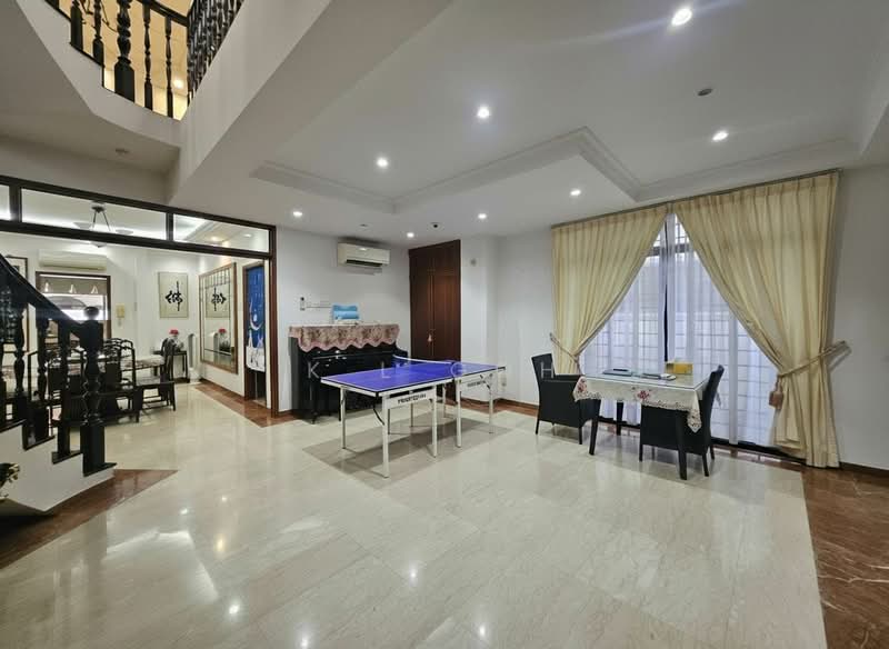 ⭐️⭐️LANDED7772@GOOD SIZE DETACHED AT KEMBANGAN WALK TO MRT ONLY $15XX PSF, Eunos / Geylang / Paya Lebar, 5 Bedrooms, 5,000 sqft, Bungalow House For Sale, by K L Goh, 500096859 - Living Room - PropertyGuru.com.sg