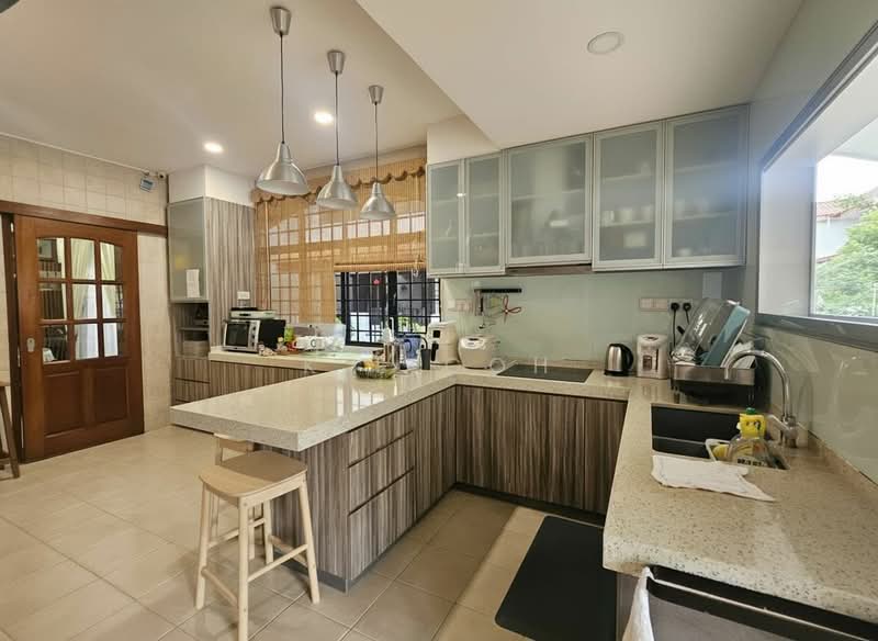 ⭐️⭐️LANDED7772@GOOD SIZE DETACHED AT KEMBANGAN WALK TO MRT ONLY $15XX PSF, Eunos / Geylang / Paya Lebar, 5 Bedrooms, 5,000 sqft, Bungalow House For Sale, by K L Goh, 500096859 - Kitchen - PropertyGuru.com.sg
