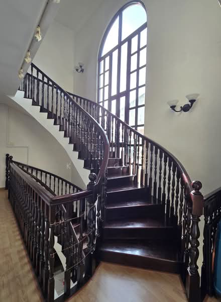 ⭐️⭐️LANDED7772@GOOD SIZE DETACHED AT KEMBANGAN WALK TO MRT ONLY $15XX PSF, Eunos / Geylang / Paya Lebar, 5 Bedrooms, 5,000 sqft, Bungalow House For Sale, by K L Goh, 500096859 - Interior - PropertyGuru.com.sg