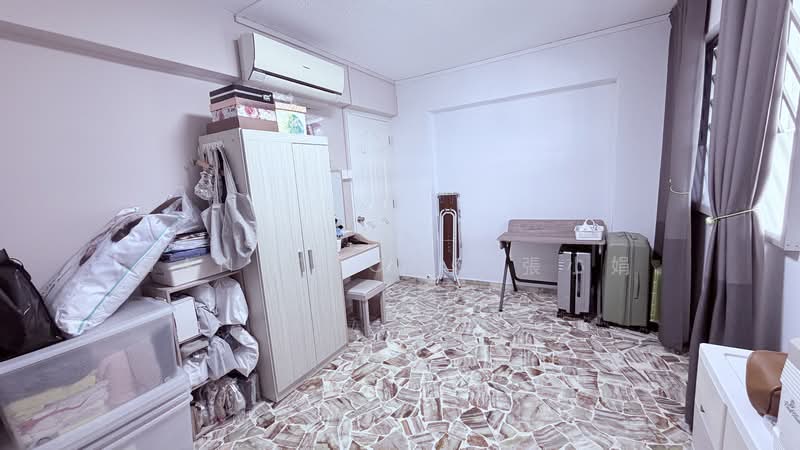 207 Jurong East Street 21 HDB Flat For Sale at S$ 545,000 | PropertyGuru Singapore - Bedroom