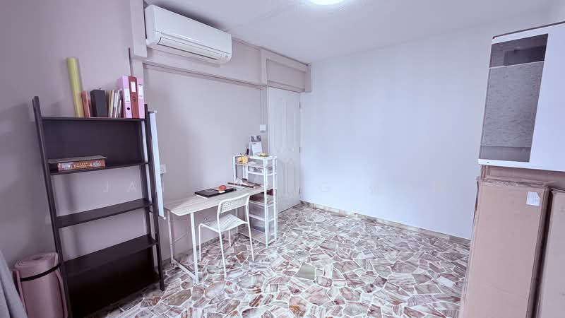207 Jurong East Street 21 HDB Flat For Sale at S$ 545,000 | PropertyGuru Singapore - Study