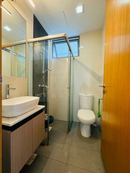 Cheap 999 years condo at District 12 Boon Keng, >3% rental yield under $1600psf Condominium For Sale at S$ 1,400,000 | PropertyGuru Singapore - Bathroom