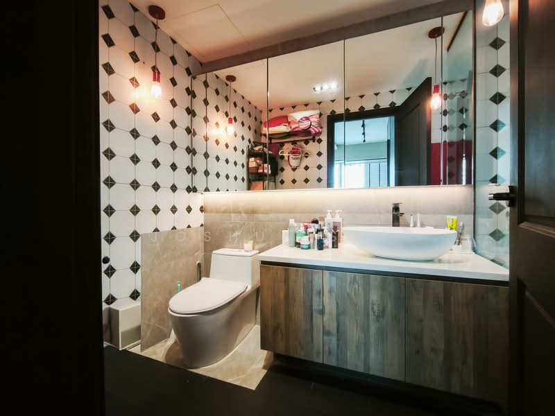 Pavilion 11 Condominium For Sale at S$ 3,400,000 | PropertyGuru Singapore - Bathroom