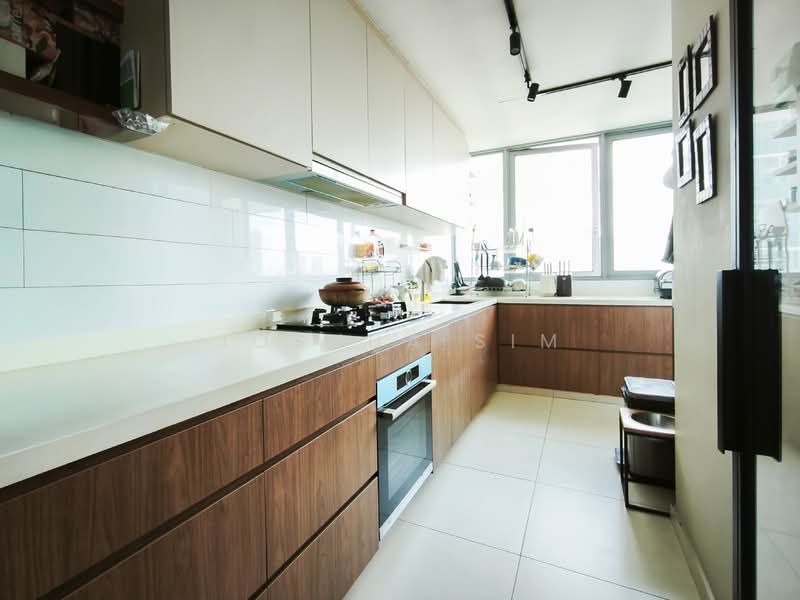 Pavilion 11 Condominium For Sale at S$ 3,400,000 | PropertyGuru Singapore - Kitchen