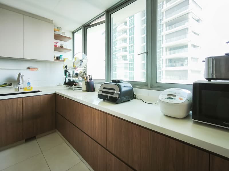 Pavilion 11 Condominium For Sale at S$ 3,400,000 | PropertyGuru Singapore - Kitchen
