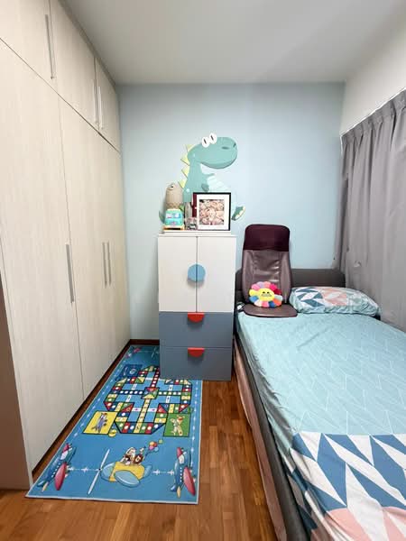 519A Tampines Central 8 HDB Flat For Sale at S$ 888,888 | PropertyGuru Singapore - Bedroom