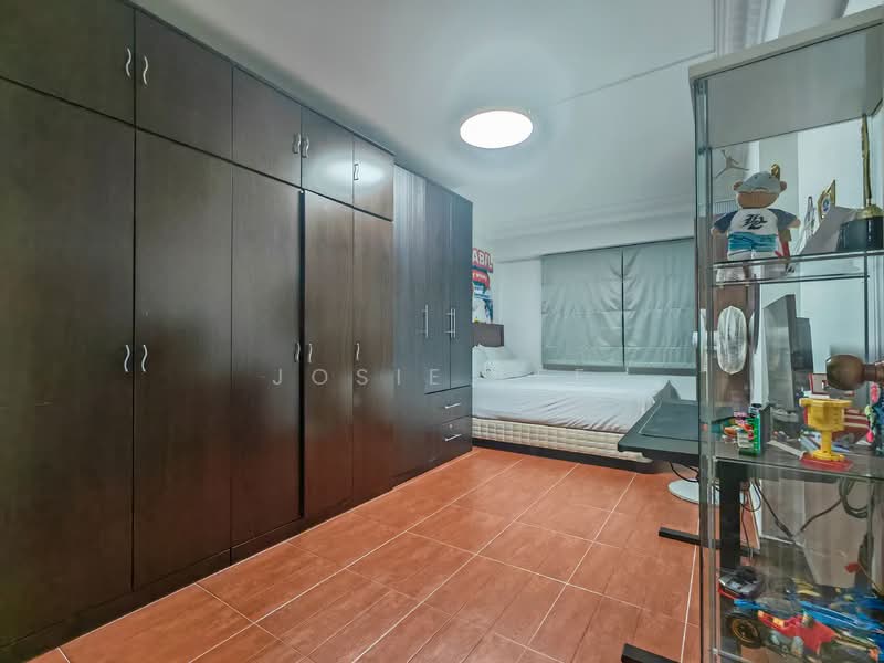 102 Pasir Ris Street 12 HDB Flat For Sale at S$ 699,999 | PropertyGuru Singapore - Bedroom