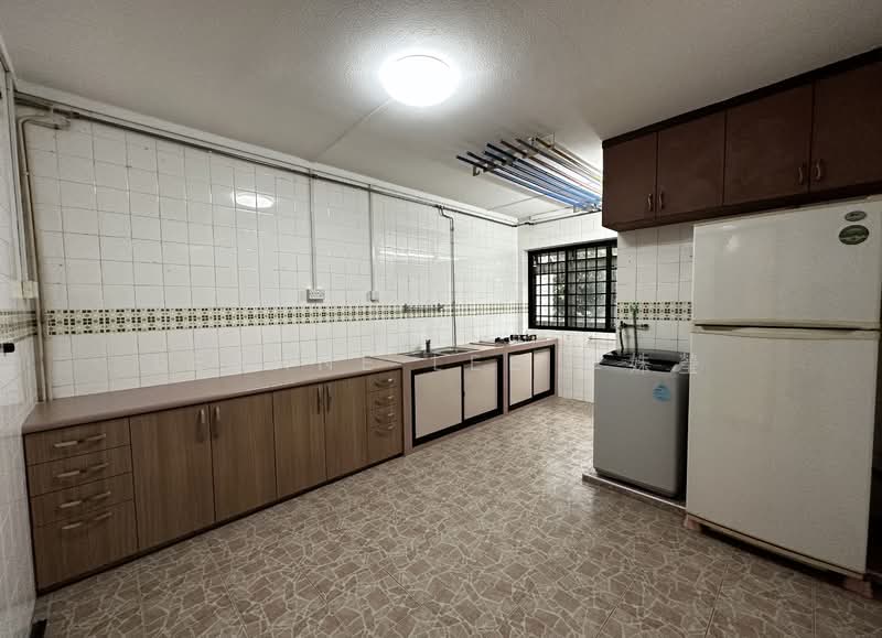 463 Hougang Avenue 10, 463 Hougang Avenue 10, 4 Bedrooms, 1,431 sqft, HDB Flat For Rent, by LeAnne Lee 李姝瑩, 500096887 - Kitchen - PropertyGuru.com.sg