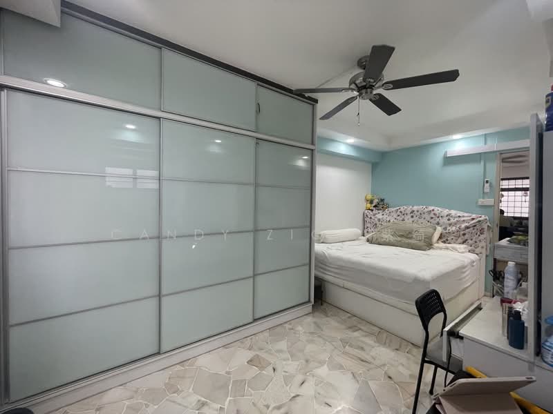 894A Woodlands Drive 50 HDB Flat For Sale at S$ 580,000 | PropertyGuru Singapore - Bedroom