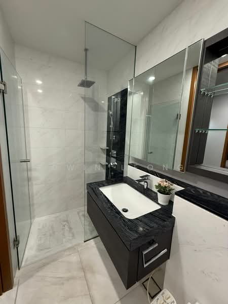 Marina One Residences, 23 Marina Way, 2 Bedrooms, 1,001 sqft, Condominium For Rent, by Edwin Leong, 500096930 - Bathroom - PropertyGuru.com.sg