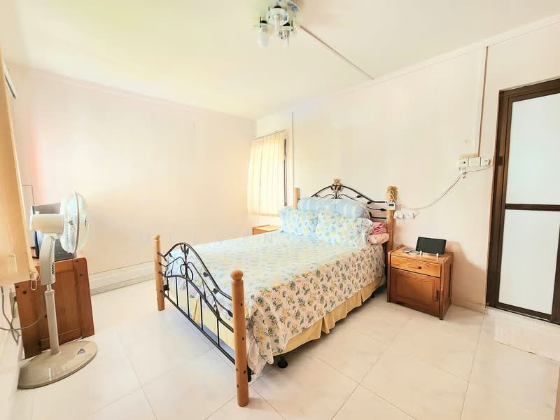 147 Rivervale Crescent HDB Flat For Sale at S$ 868,000 | PropertyGuru Singapore - Master Bedroom