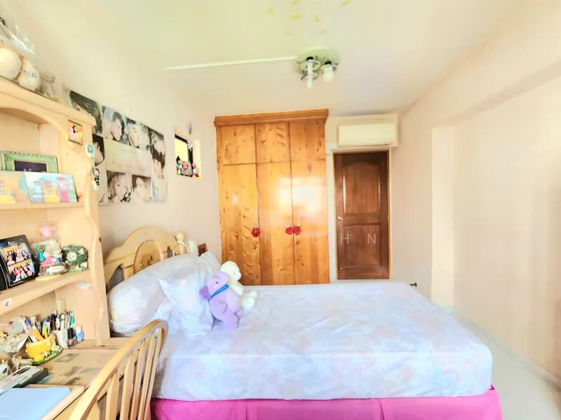 147 Rivervale Crescent HDB Flat For Sale at S$ 868,000 | PropertyGuru Singapore - Common bedroom 1