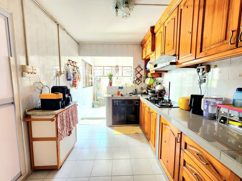 147 Rivervale Crescent HDB Flat For Sale at S$ 868,000 | PropertyGuru Singapore - Kitchen