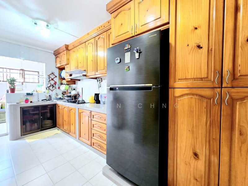 147 Rivervale Crescent HDB Flat For Sale at S$ 868,000 | PropertyGuru Singapore - Kitchen