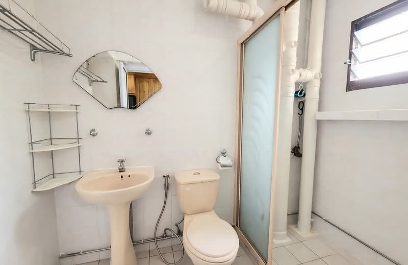 147 Rivervale Crescent HDB Flat For Sale at S$ 868,000 | PropertyGuru Singapore - Common Bathroom